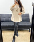 Pull ample beige en velours + collier