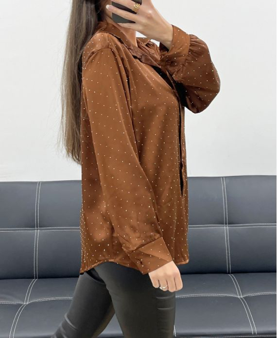 Chemise en satin cloutée chocolat
