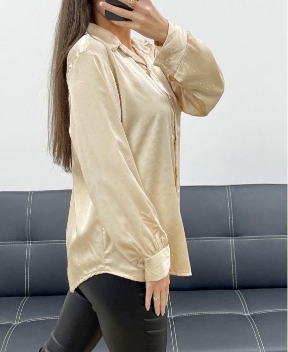 Chemise en satin cloutée beige