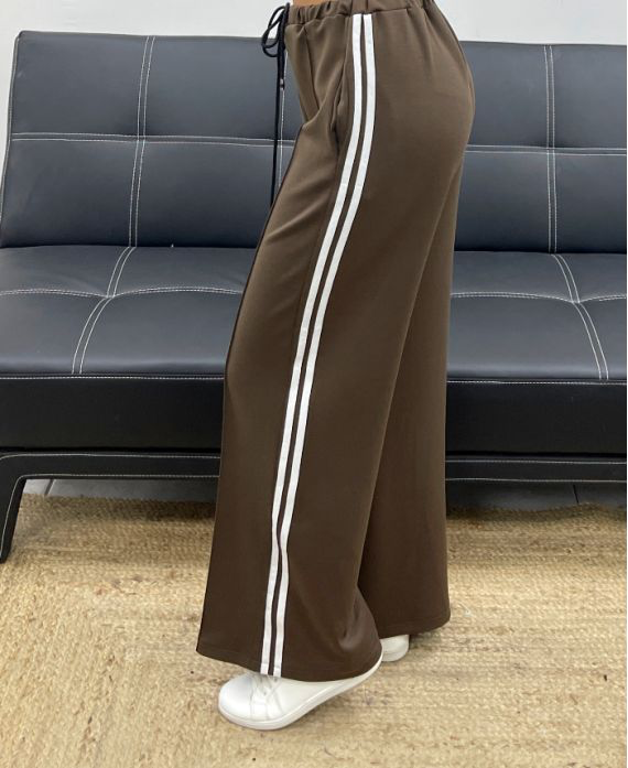 Pantalon 2 poches chocolat à rayures blanches