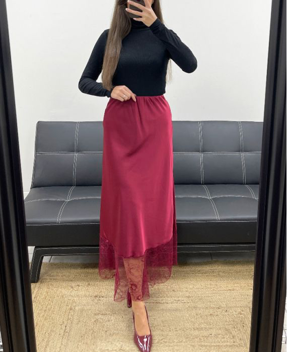Jupe longue burgundy en dentelle et satin